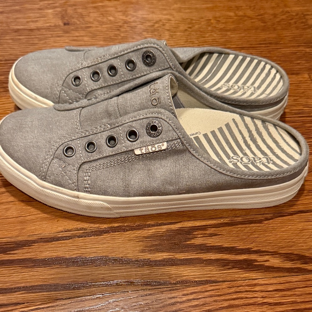 Skechers Men's Gray Slip-On Shoes